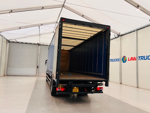 MAN TGM 18.250 Sleeper Cab Curtainsider