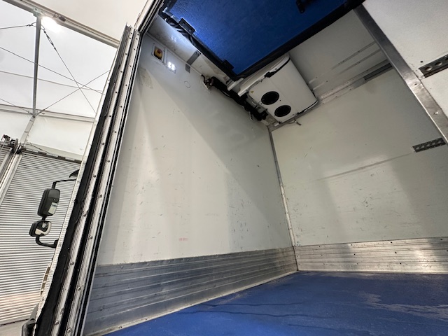 DAF CF 370 6×2 Sleeper Cab Fridge Box