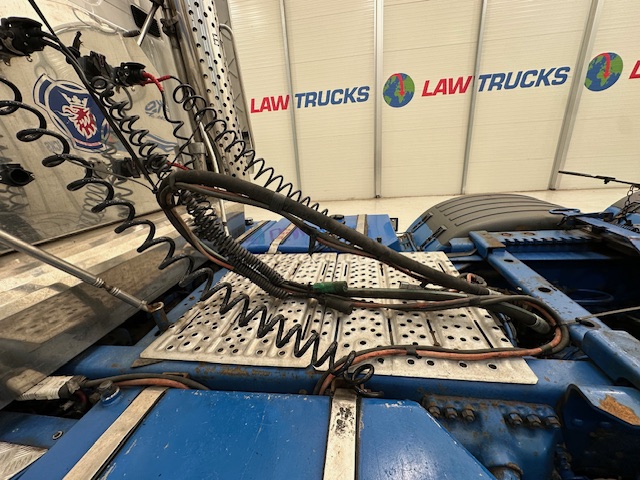 Scania R580 6×2 10 Tyre Rear Lift Tractor Unit PTO