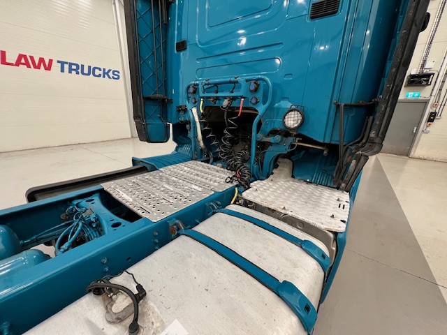 Scania R410 4×2 Sleeper Cab Tractor Unit