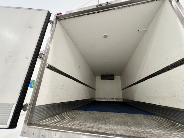 DAF CF 260 4×2 Day Cab Fridge Box