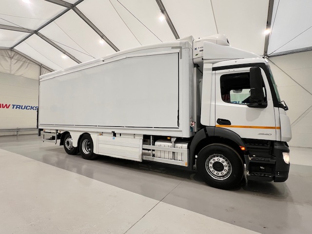 Mercedes Antos 2540 6×2 Rear Lift Day Cab Fridge Box