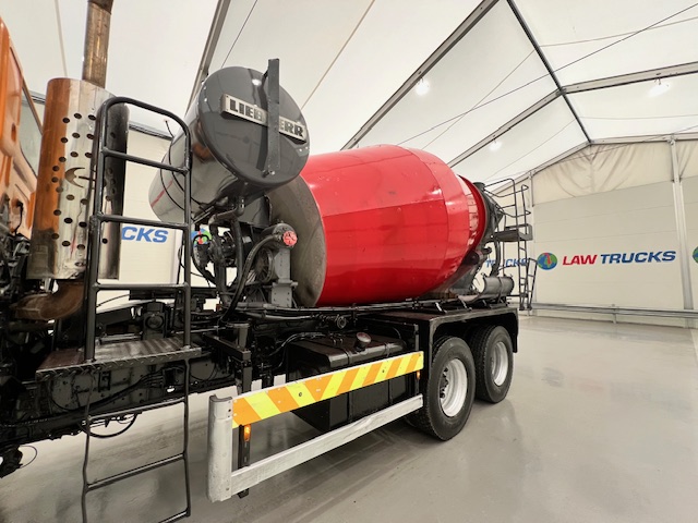 Hino 700 2813 6×4 Cement Mixer