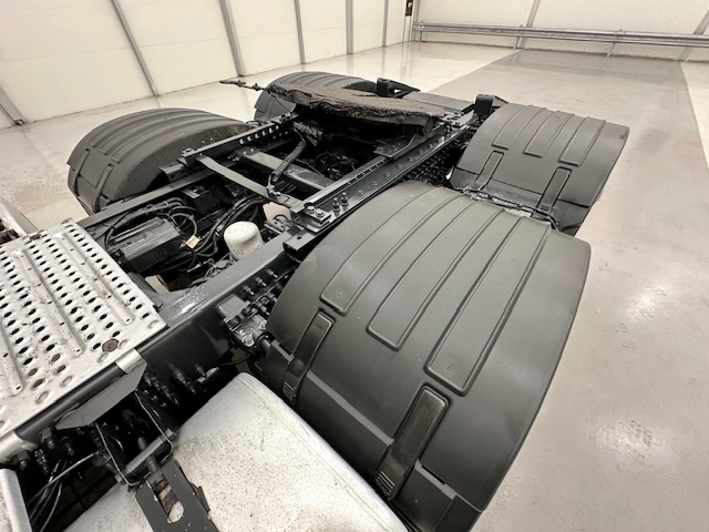 Volvo FH 500 6×2 Midlift Tractor Unit