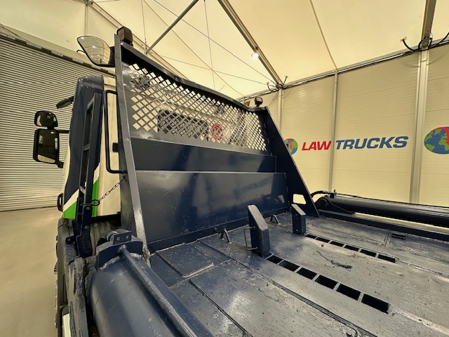 Scania P250 4×2 Day Cab Skip Loader
