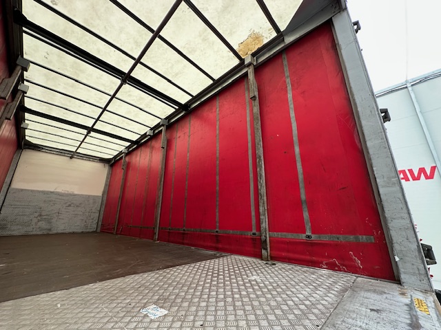 DAF CF 310 Sleeper Cab Curtainsider