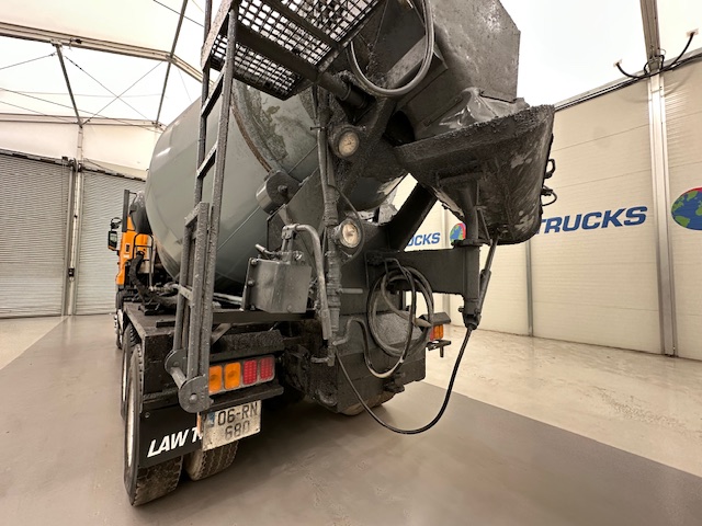 Hino 700 3241 8×4 Cement Mixer