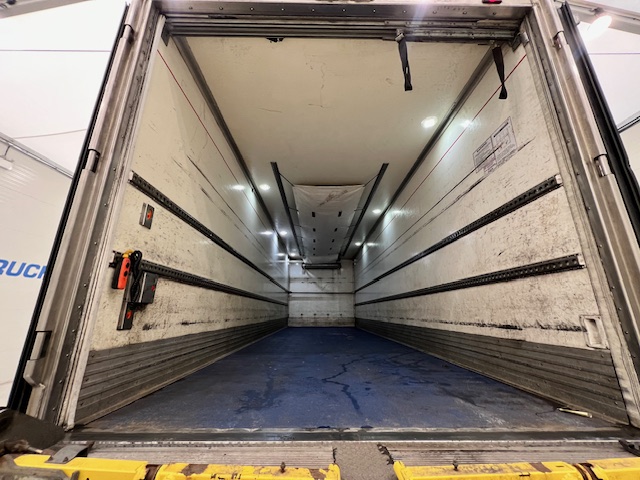 Scania P250 4×2 Sleeper Cab Fridge Box