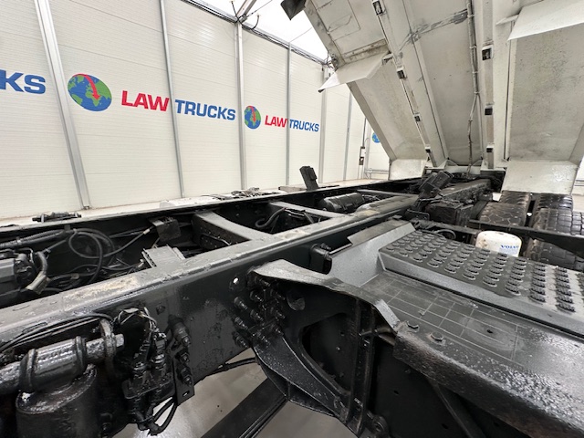 Volvo FM 410 8×4 Sleeper Cab Tar Spec Tipper
