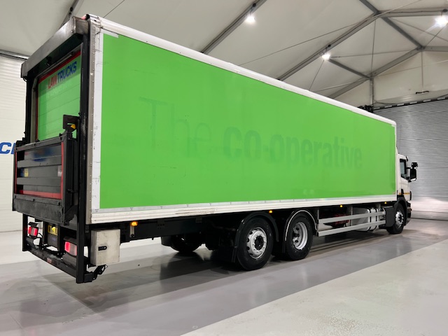 Scania P280 6×2 Rear Lift Day Cab Fridge Box