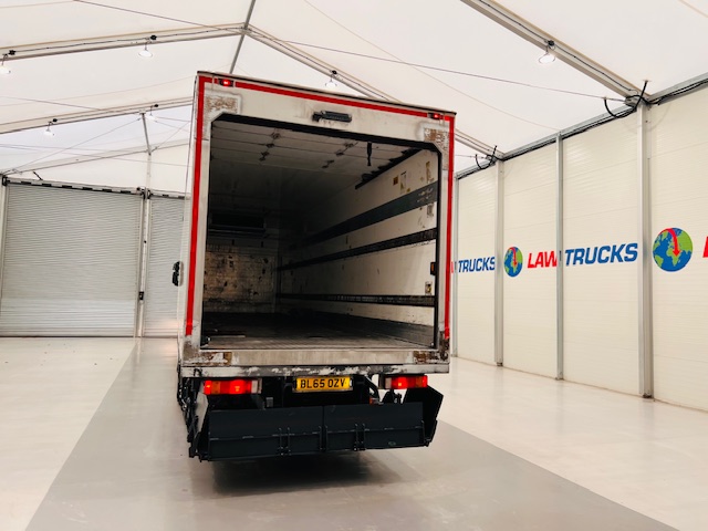 Iveco Stralis 310 AT 6×2 Fridge Box