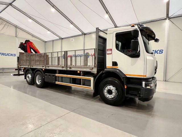 Renault C320 6×2 Day Cab Dropside with Crane