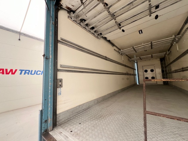 MAN TGS 26.320 6×2 Sleeper Cab Insulated Box Van