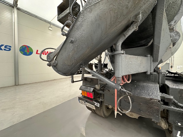 Hino 700 3241 8×4 Cement Mixer
