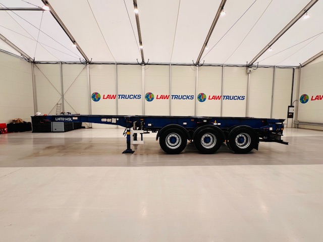 Montracon Tri Axle Sliding Skeletal Trailer BPW