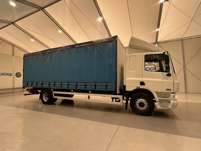 DAF CF65 220 Sleeper Cab Curtainsider Manual
