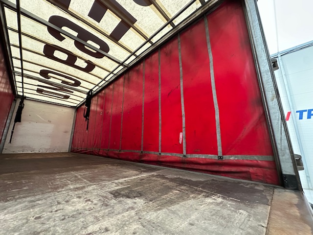 DAF CF 260 Sleeper Cab Curtainsider