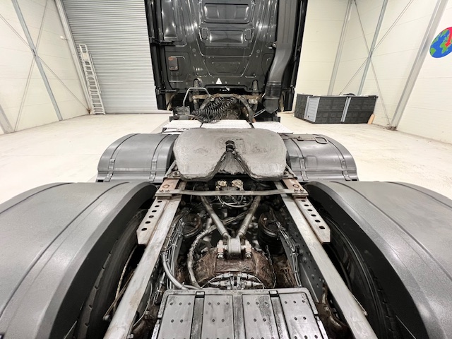 Mercedes Actros 2545 6×2 Midlift Tractor Unit