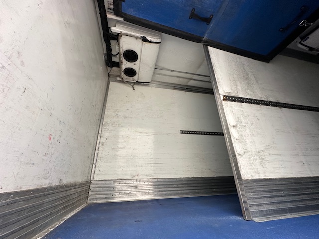 DAF CF 370 6×2 Sleeper Cab Fridge Box