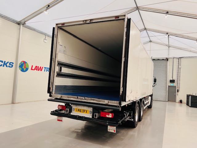 DAF CF 330 6×2 Rear Lift Fridge Box