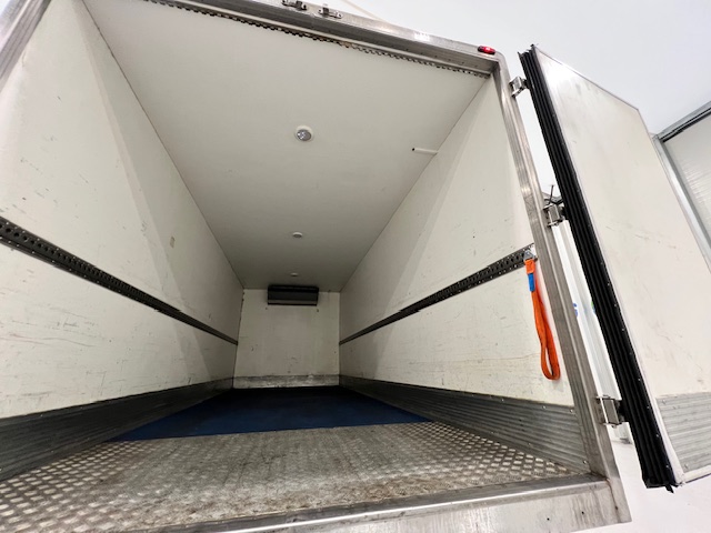 DAF CF 260 4×2 Day Cab Fridge Box