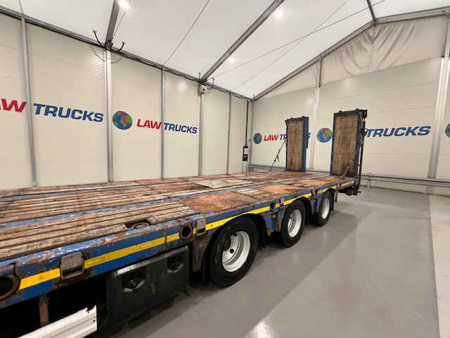 Kassbohrer Tri Axle Machinery Carrier Lowloader