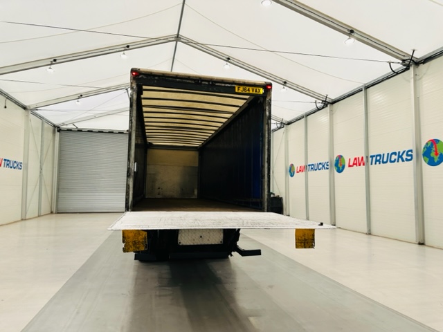 DAF CF75 310 6×2 Rear Lift Sleeper Cab Curtainsider
