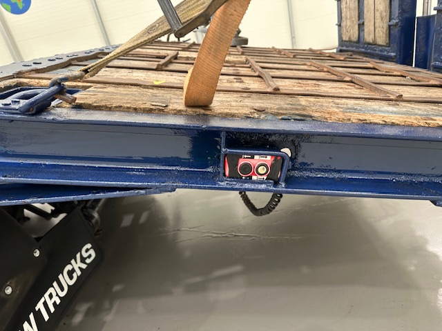 Volvo FM12 340 Rear Lift Sleeper Beavertail