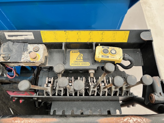 Volvo FM 460 8×4 Steel Tipper Grab