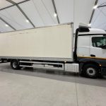 Mercedes Actros 1830 Sleeper Cab Box Van - thumbnail