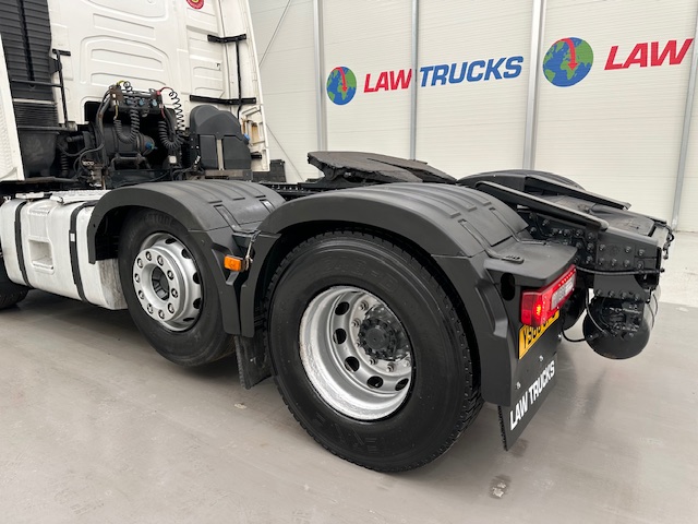 Volvo FH 500 6×2 Midlift Tractor Unit