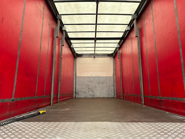 DAF CF 310 Sleeper Cab Curtainsider