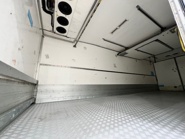 Mercedes Actros 1824 4×2 Sleeper Cab Fridge Box