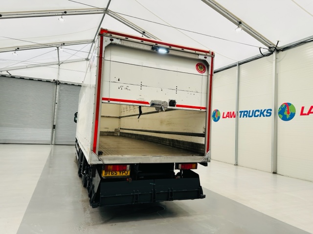 Iveco Stralis 310 AT 6×2 Box Van