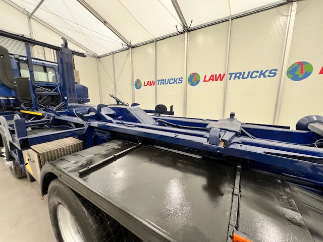DAF CF85 360 8×4 Day Cab Hookloader