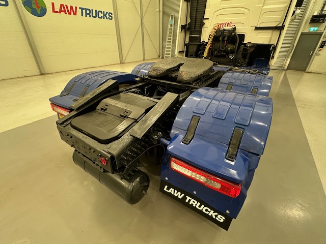 Volvo FH 500 Euro 5 6×2 Tractor Unit Safari Edition