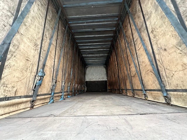 Scania P94 230 Sleeper Cab Curtainsider