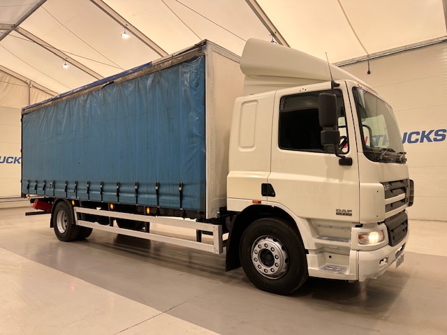 DAF CF65 220 Sleeper Cab Curtainsider Manual