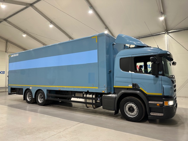 Scania P320 6×2 10 Tyre Rear Lift Insulated Box Van