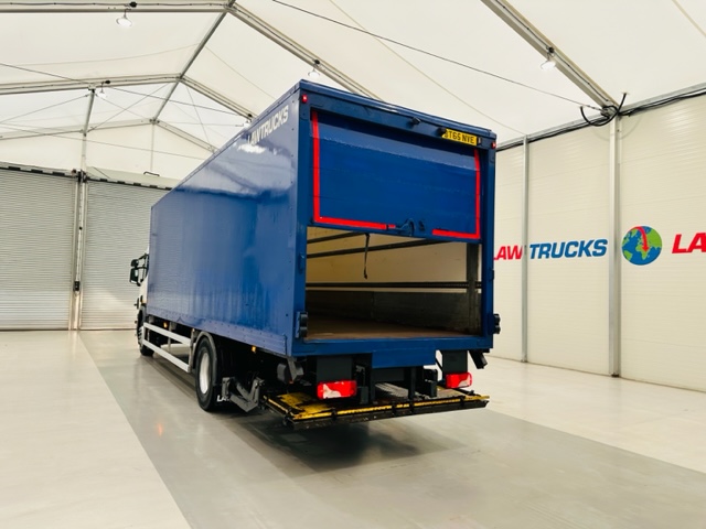 Scania P250 4×2 Sleeper Cab Box Van Manual