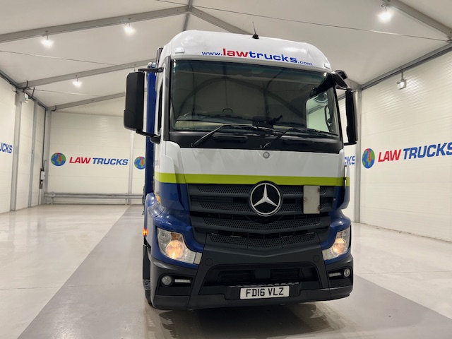 Mercedes Actros 2530 6×2 Sleeper Cab Curtainsider