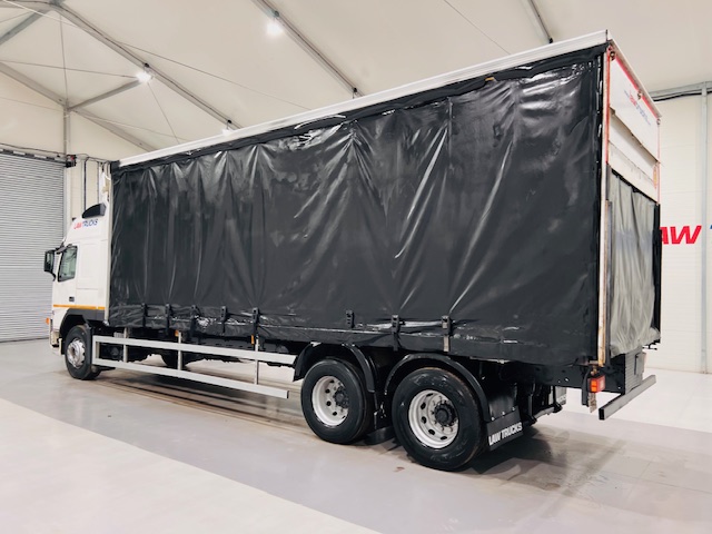 Volvo FM9 260 10 Tyre Sleeper Cab Curtainsider