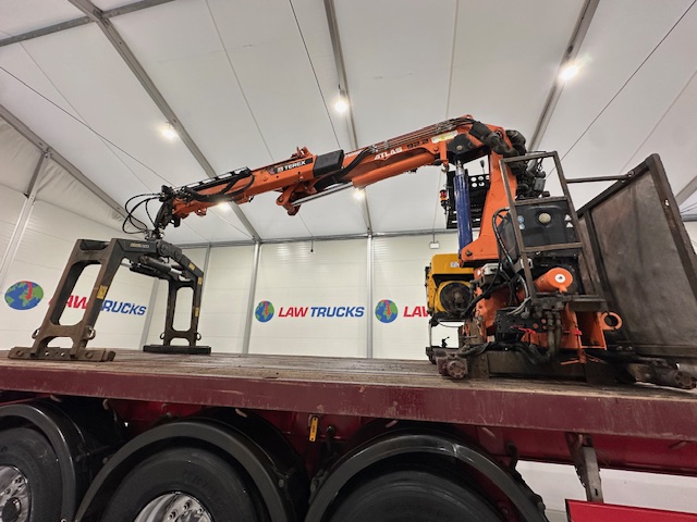 Montracon Tri Axle Flatbed Brick Grab Trailer