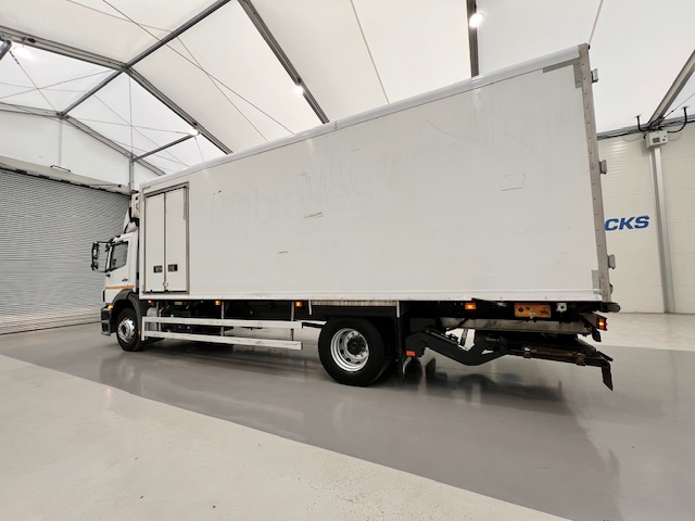 Mercedes Axor 1824 Day Cab Fridge Box