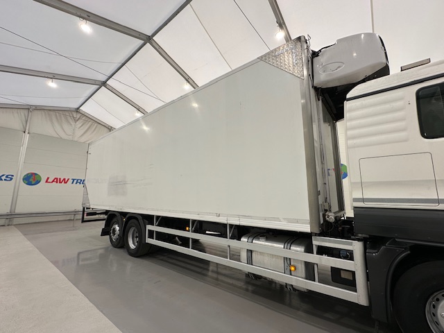 MAN TGS 26.320 6×2 Sleeper Cab Fridge Box
