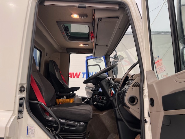 DAF CF75 310 Day Cab Dropside Brick Grab
