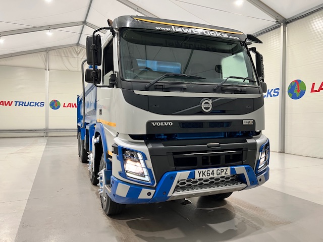 Volvo FMX 410 8×4 Day Cab Steel Tipper