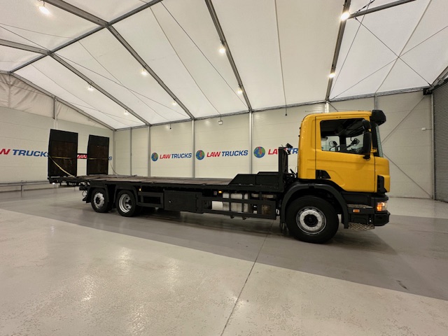 Scania 114 340 6×2 Rear Lift Day Cab Beavertail