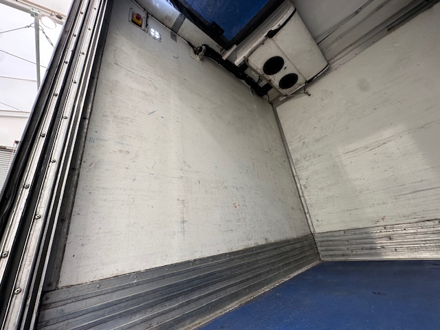 DAF CF 370 6×2 Sleeper Cab Fridge Box