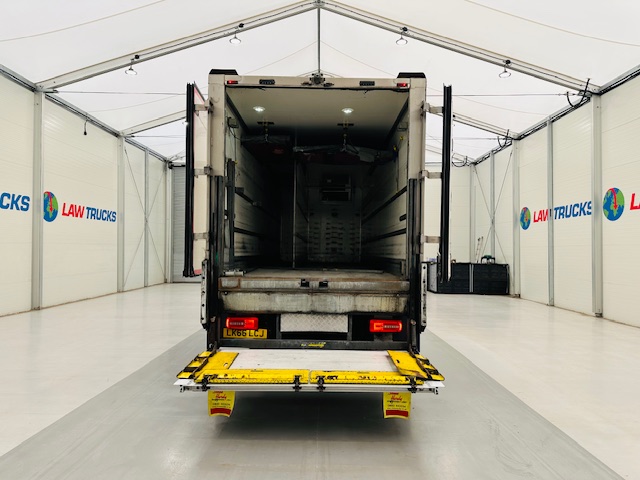 DAF CF 290 6×2 Rear Steer Fridge Box